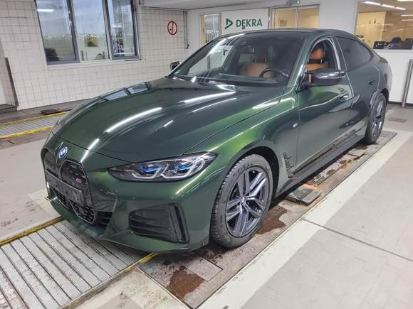 Вид спереди слева