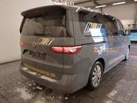 Pogled od pozadi desno