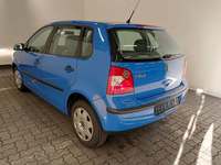 Vaade tagant vasakult