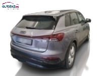 Pogled od pozadi desno