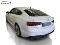 Pogled od pozadi levo