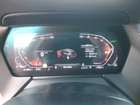 Pohľad na združený prístroj na palubnej doske