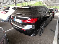 Náhľad zozadu sprava