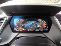 Pohľad na združený prístroj na palubnej doske