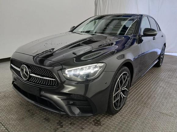 Pogled od napred levo