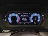 Pohled na přístrojovou desku