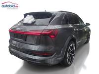 Pogled od pozadi desno