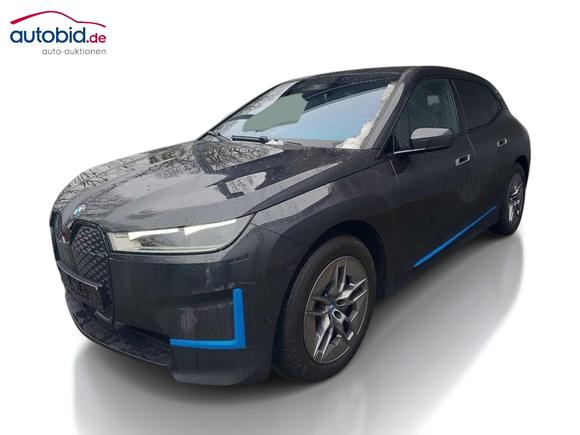 Pogled od napred levo