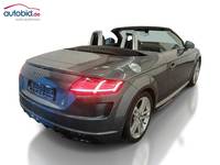 Pogled od pozadi desno