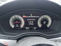 Pohled na přístrojovou desku