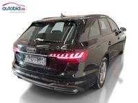 Pogled od pozadi desno