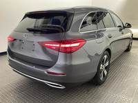 Pogled od pozadi desno