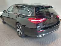 Pogled od pozadi levo