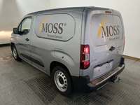 Pogled straga lijevo