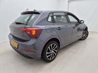 Pogled od pozadi desno