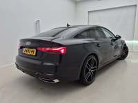 Pogled od pozadi desno