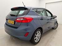 Pogled od pozadi desno