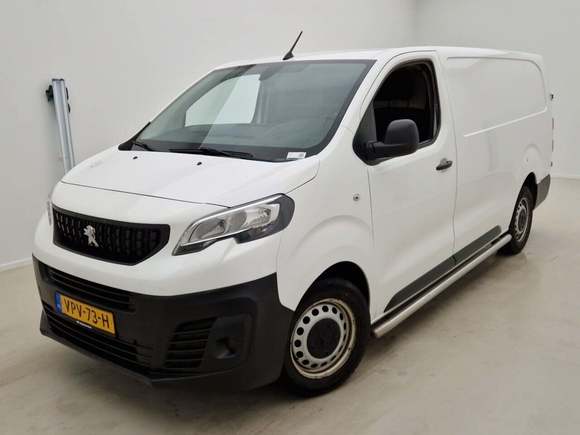 Pogled od napred levo