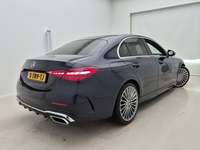 Pogled od pozadi desno