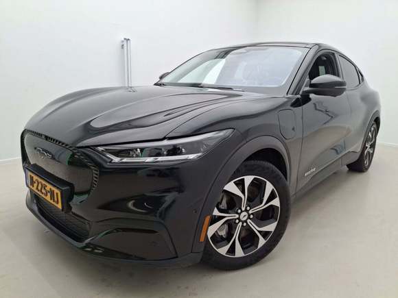 Pogled od napred levo