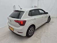 Pogled od pozadi desno