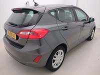 Pogled od pozadi desno