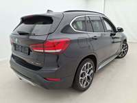 Pogled od pozadi desno