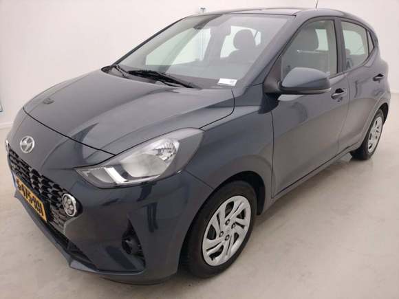 Pogled od napred levo