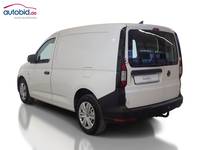 Vaade tagant vasakult