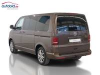 Vaade tagant vasakult