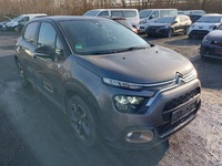 Pogled desno spredaj