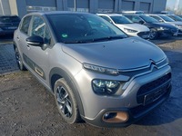 Pogled desno spredaj