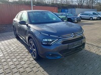 Pogled desno spredaj