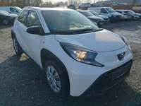 Pogled desno spredaj