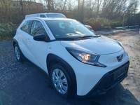 Pogled desno spredaj