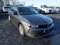 Pogled desno spredaj