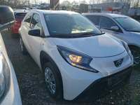 Pogled desno spredaj