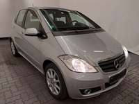 Pogled desno spredaj