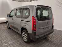 Pogled od pozadi levo