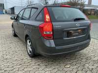 Pogled od pozadi levo