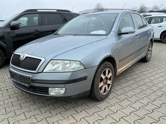 Náhľad spredu zľava