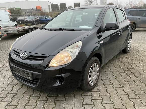 Pogled od napred levo