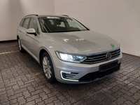 Pogled desno spredaj