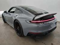 Vaade tagant vasakult