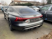 Pogled od pozadi levo