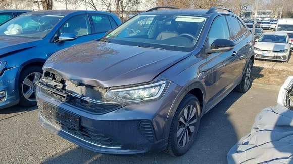 Pogled sprijeda lijevo