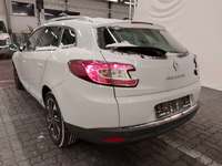 Pogled od pozadi levo