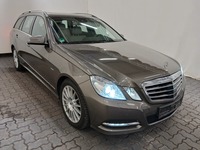 Pogled desno spredaj