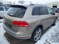 Pogled od pozadi desno