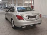 Pogled straga lijevo